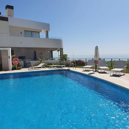 מיחאס Luxury Beachfront Apartment With Pool, Sauna, Fitness And Gym In Province Malaga, Andalusia מראה חיצוני תמונה