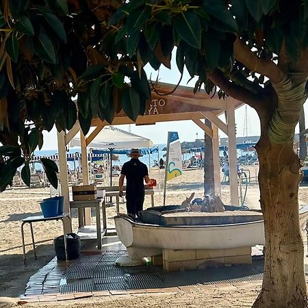 מיחאס Luxury Beachfront Apartment With Pool, Sauna, Fitness And Gym In Province Malaga, Andalusia מראה חיצוני תמונה