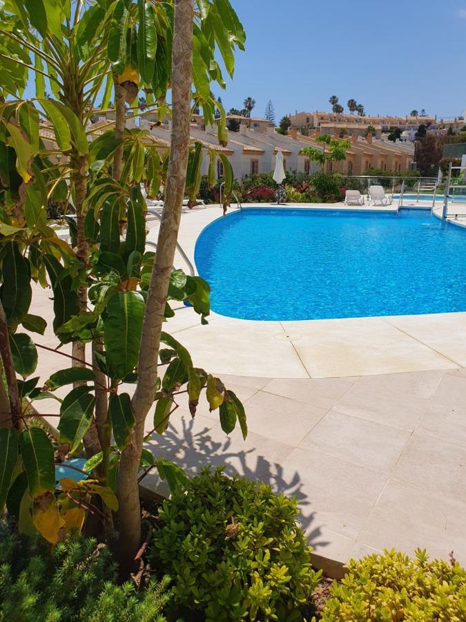 מיחאס Luxury Beachfront Apartment With Pool, Sauna, Fitness And Gym In Province Malaga, Andalusia מראה חיצוני תמונה