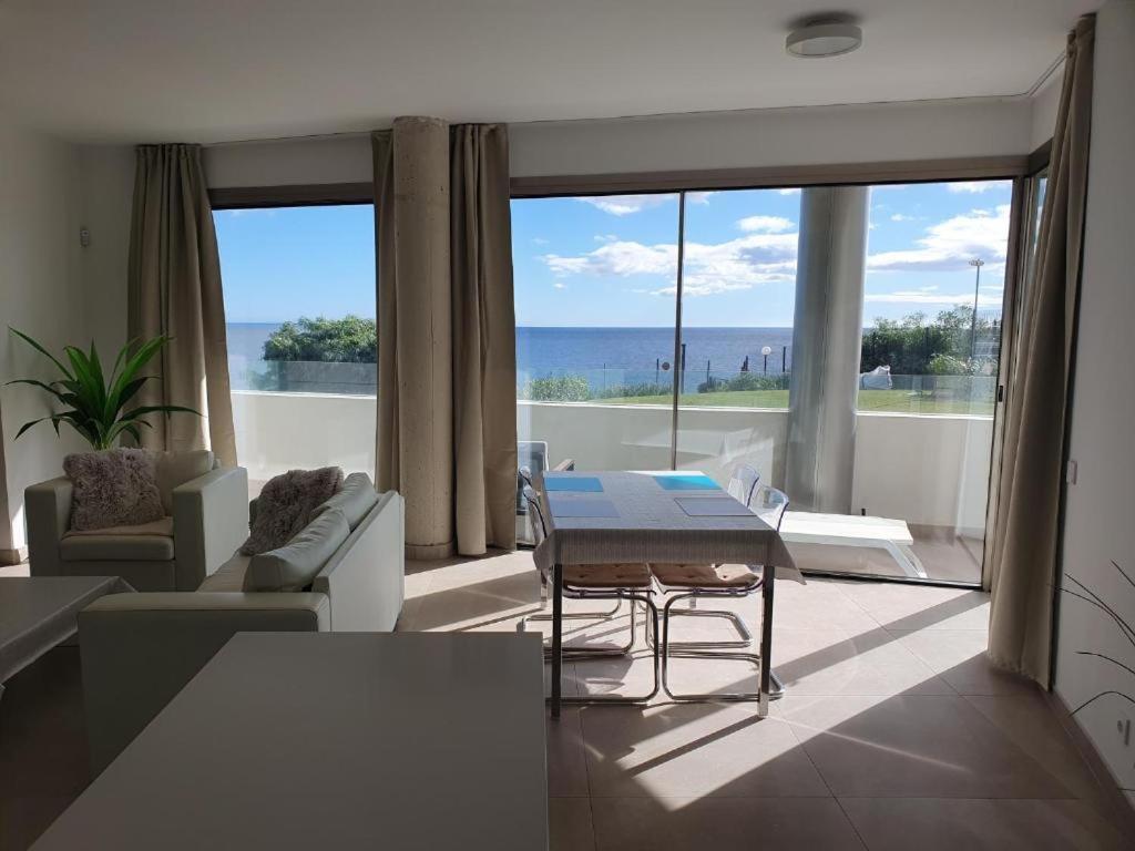 מיחאס Luxury Beachfront Apartment With Pool, Sauna, Fitness And Gym In Province Malaga, Andalusia מראה חיצוני תמונה