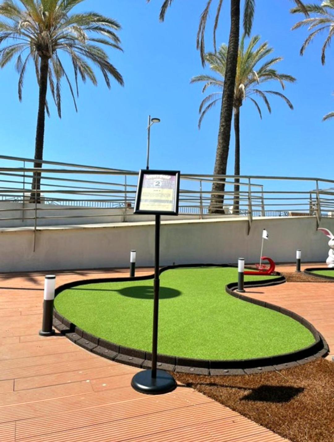 מיחאס Luxury Beachfront Apartment With Pool, Sauna, Fitness And Gym In Province Malaga, Andalusia מראה חיצוני תמונה